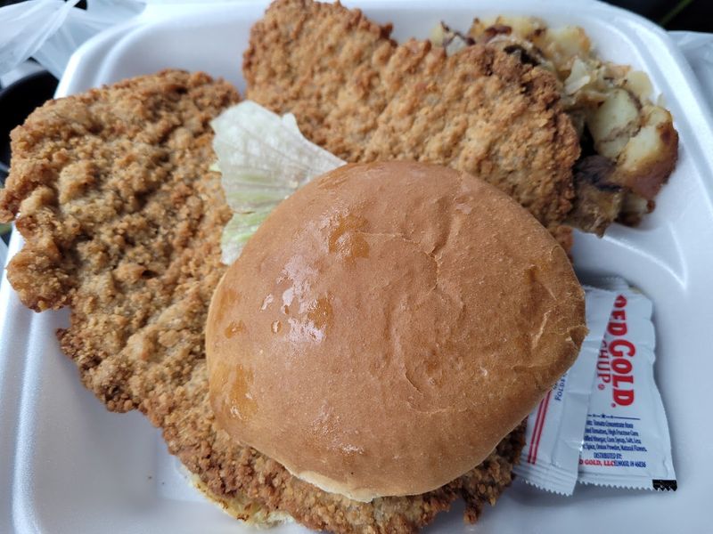 Southern Indiana Lunch That Moves Fast Without Acting Rushed