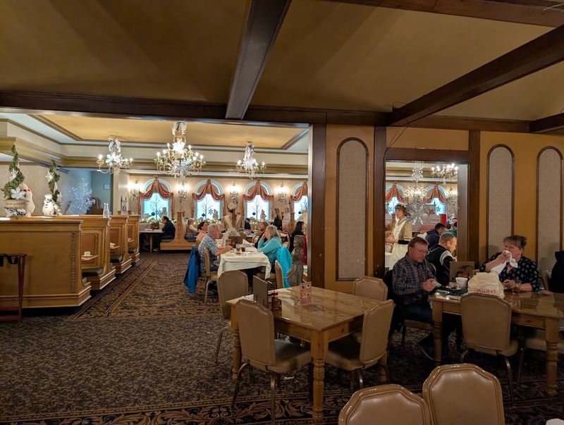 Zehnder’s Friday Night Fish Fry - Frankenmuth Zehnder’s Friday Night Fish Fry - Frankenmuth