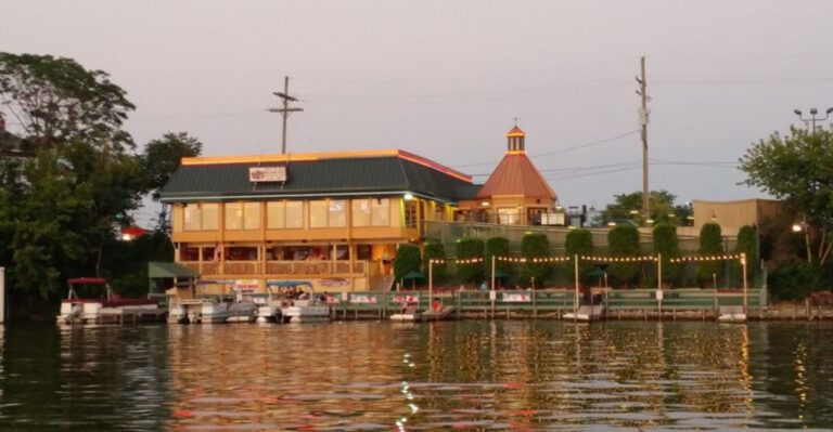 A Belleville Bar & Grill In Michigan Serves Dockside Dining With Gorgeous Water Views