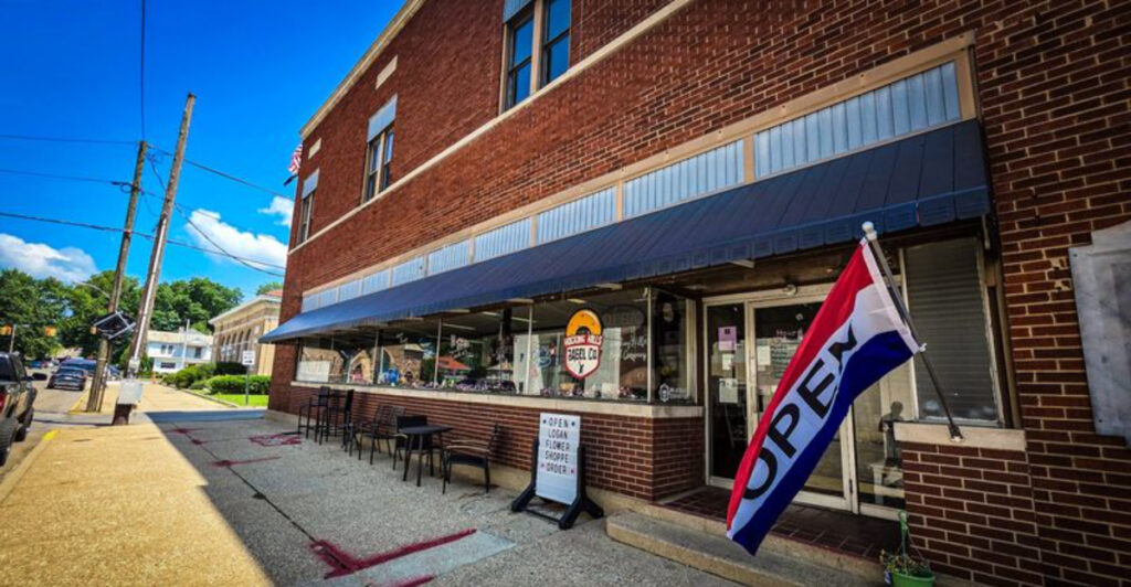 Best Restaurants In Ohio’s Hocking Hills Area To Visit In 2026