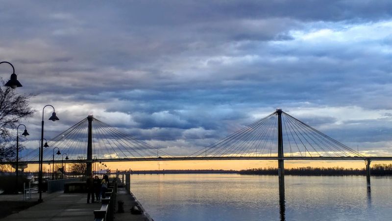 Alton, Illinois Brings the River Town Backdrop Alton, Illinois Brings the River Town Backdrop