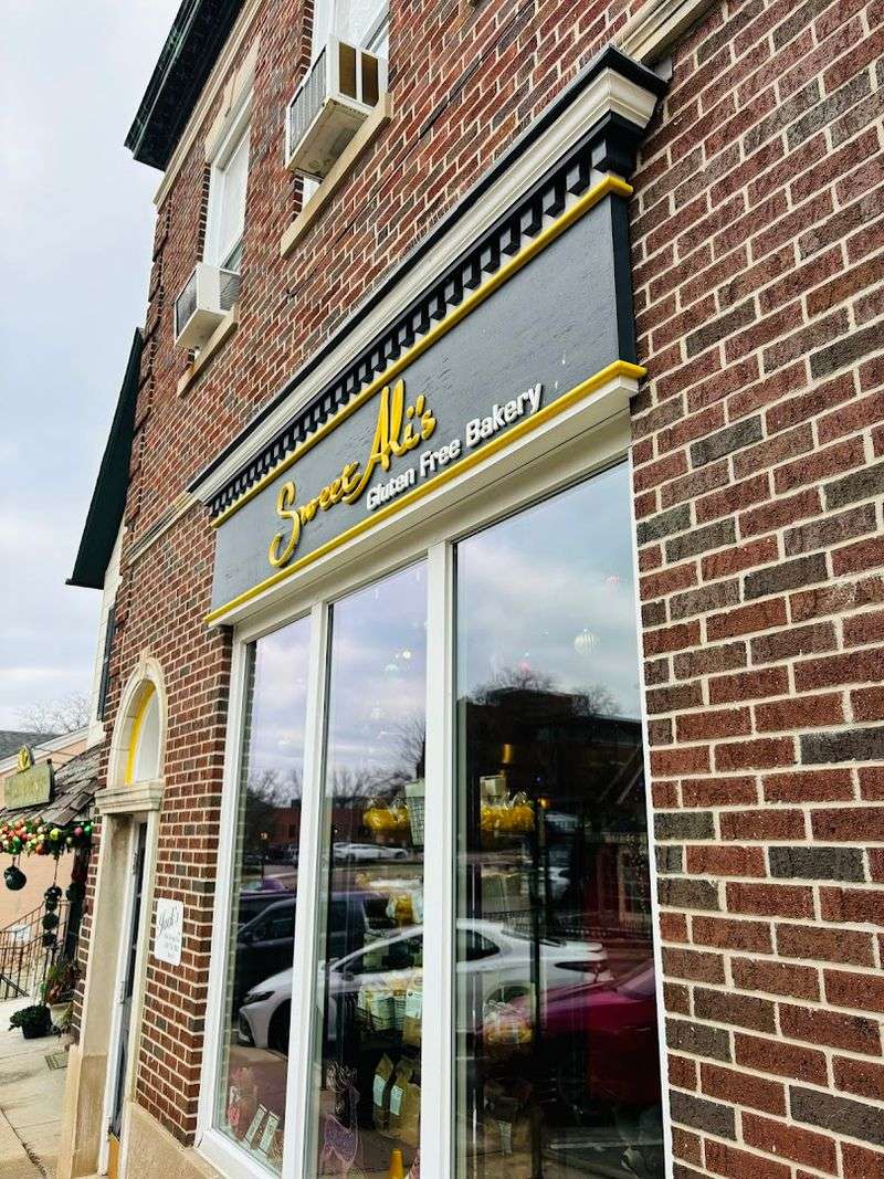 A Tiny Downtown Shop With Immediate Pull A Tiny Downtown Shop With Immediate Pull