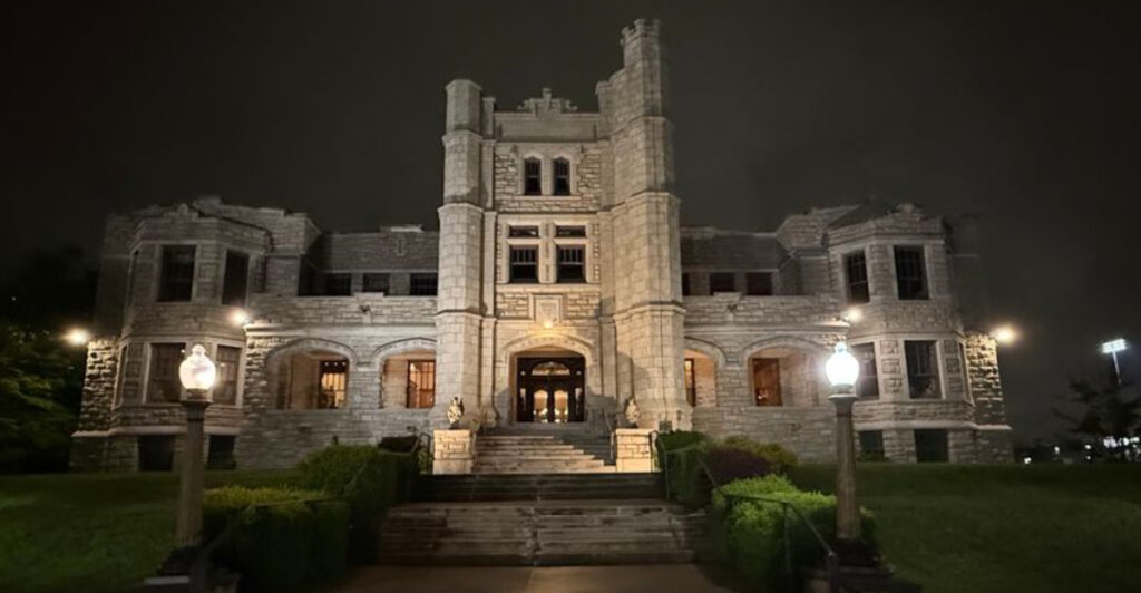 If You Dare, Experience Missouri’s Most Bone-Chilling Ghost Tour