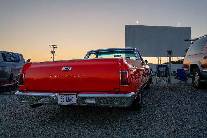 Why This Illinois Drive-In Works for Different Ages Why This Illinois Drive-In Works for Different Ages