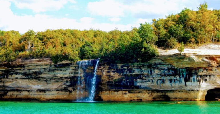 Lake Superior Puts On A Dramatic Show At This Hidden Michigan Cliffside Spot