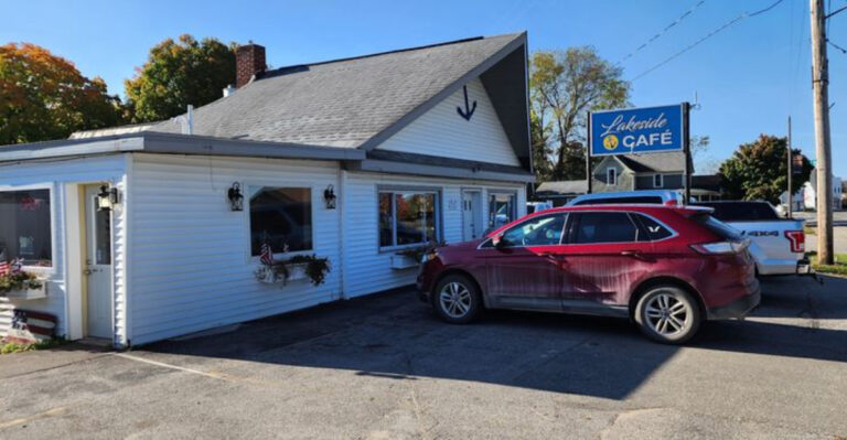 Lake Views and Hearty Breakfasts Make This Michigan Restaurant in Bear Lake Worth the Morning Drive