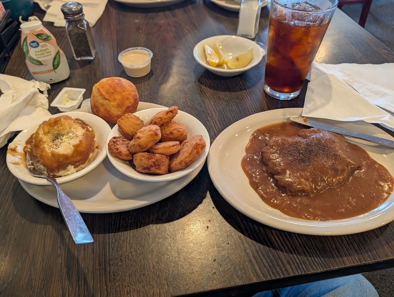 Lunch and Dinner Done Right Lunch and Dinner Done Right