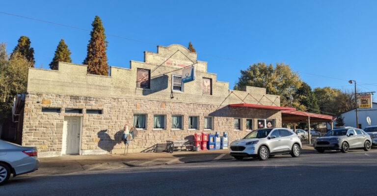 Locals Say This $3.50 Indiana Hamburger Is One of the Best Cheap Meals in the State