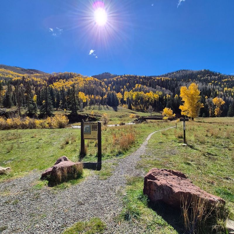 The Trail Starts Quiet, Then the Valley Takes Over The Trail Starts Quiet, Then the Valley Takes Over