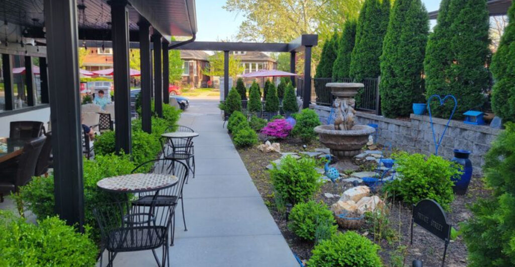 Missouri’s Most Beautiful Outdoor Cafe Belongs On Your Summer Bucket List