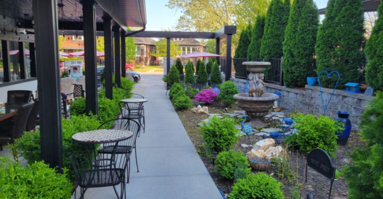 Missouri’s Most Beautiful Outdoor Cafe Belongs On Your Summer Bucket List
