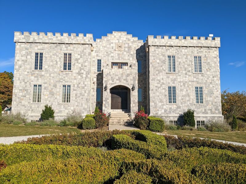 Clayshire Castle (Bowling Green) Clayshire Castle (Bowling Green)