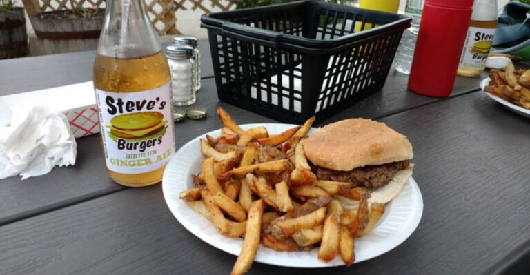 One Bite Explains Why New Jersey Locals Love This Tiny Burger Shack