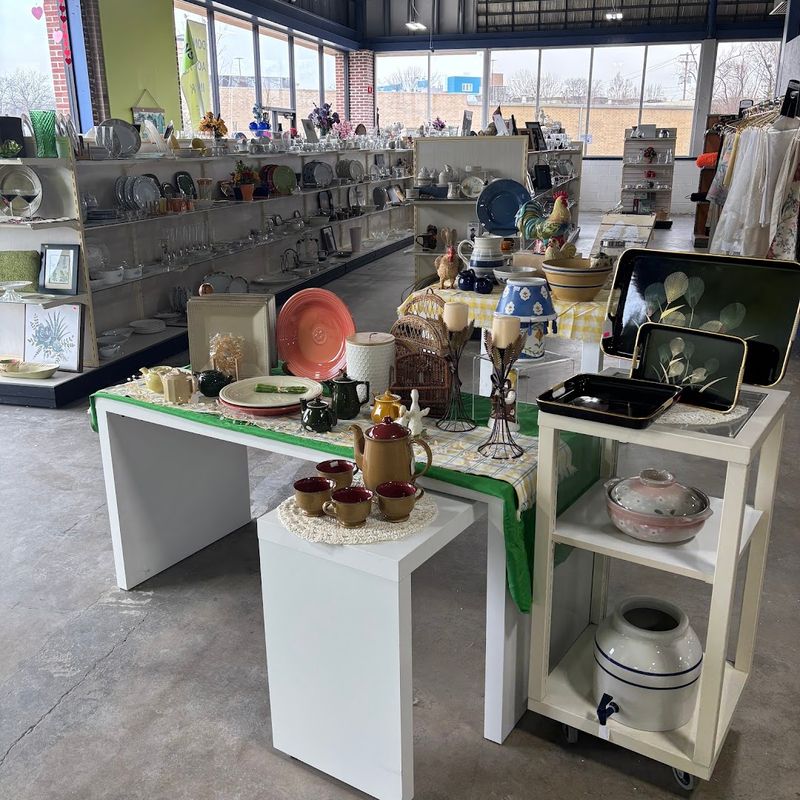 A Clean Illinois Thrift Store With Real Browsing Comfort A Clean Illinois Thrift Store With Real Browsing Comfort