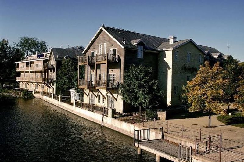 A Fox River Arrival That Changes the Pace
