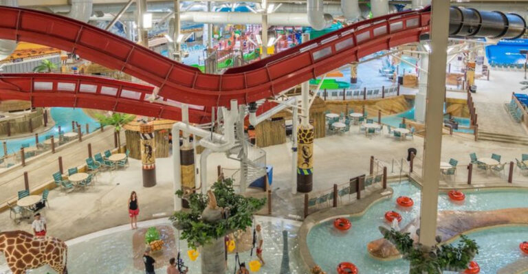 Pennsylvania Families Keep Visiting This Giant Indoor Water Park In The Poconos
