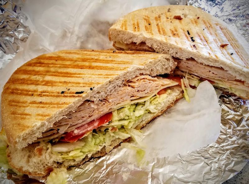 Best Way to Do Frankie's, Arrive Hungry and Think Beyond One Order Best Way to Do Frankie's, Arrive Hungry and Think Beyond One Order