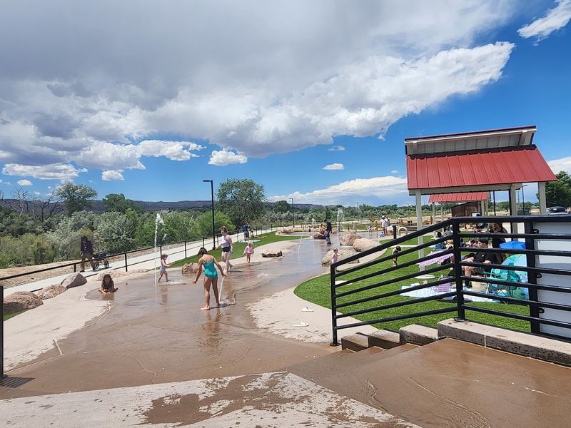 Riverfront at Dos Rios Splash Pad (Grand Junction) Riverfront at Dos Rios Splash Pad (Grand Junction)