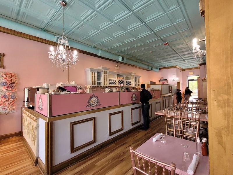 Why This Oak Park, Illinois, Brunch Stop Fits the Neighborhood So Well Why This Oak Park, Illinois, Brunch Stop Fits the Neighborhood So Well