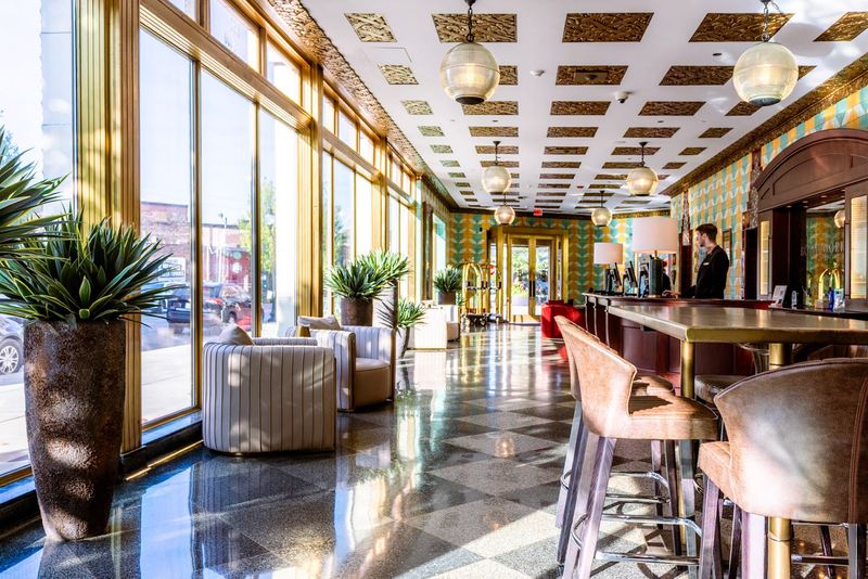 Dining, Drinks, and the Pleasure of Staying In Dining, Drinks, and the Pleasure of Staying In