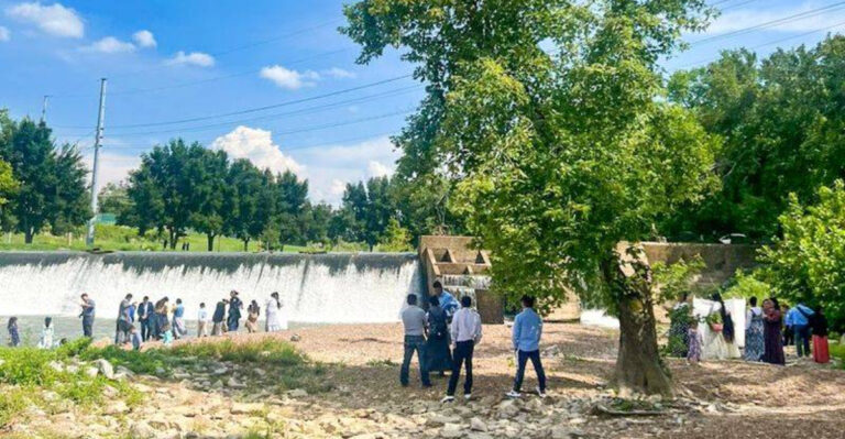 Spend A Relaxing Day Fishing And Picnicking At This Scenic Duck River Park In Tennessee