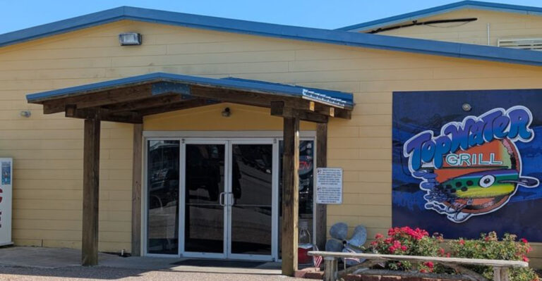 The Fried Shrimp at This Texas Restaurant Has People Lining Up