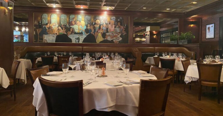 The Retro New Jersey Steakhouse Where Dinner Still Feels Like an Occasion