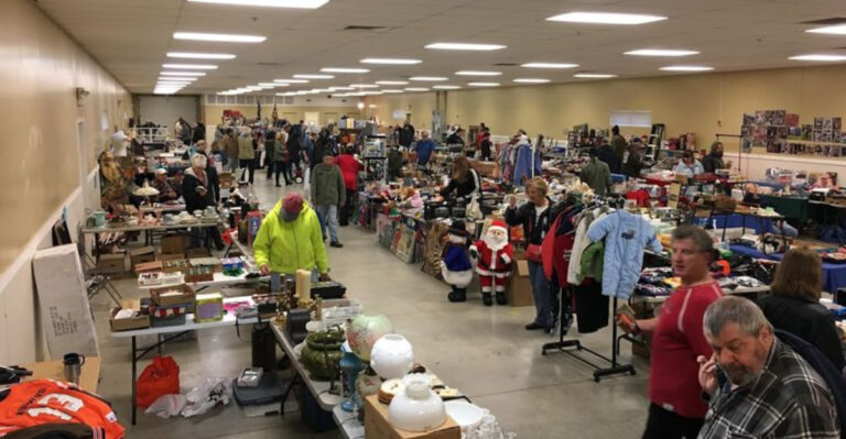 The Sprawling Ohio Flea Market Where $30 Will Get You A Cartful Of Treasures