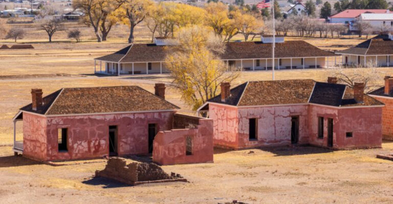 These 10 Surreal Texas Desert Towns Look Like Another Planet