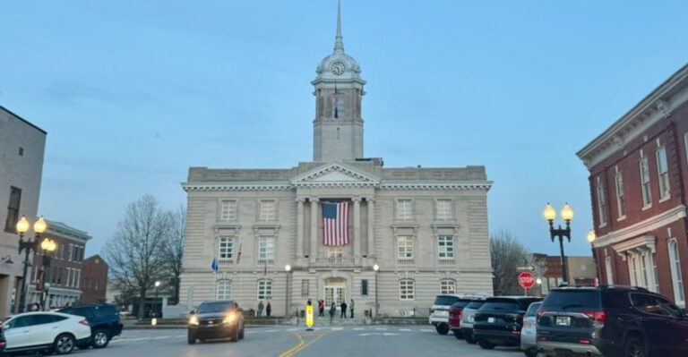 These 10 Tennessee Small Towns Have Main Streets You’ll Want To Stroll Again And Again