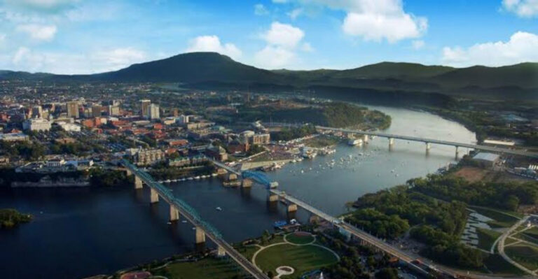 These 10 Tennessee Towns Combine Walkable Main Streets, Scenic Waterfronts, And Great Ice Cream