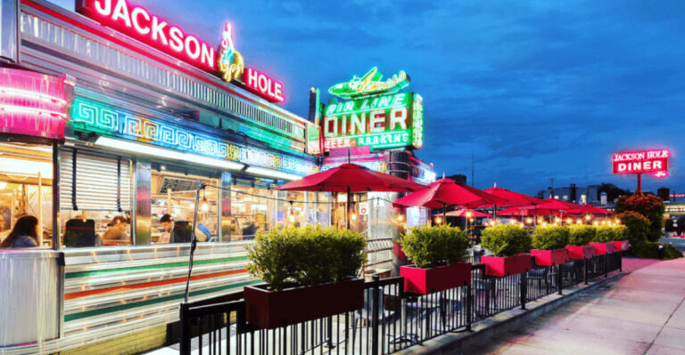 These 7 New York Diners Are Still Cooking From a 1950s Playbook