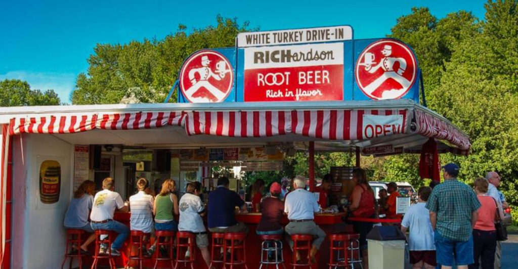 These Ohio Hot Dog Stands Haven’t Changed Since The 1970s For Good Reason