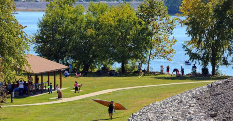 These Ohio Lake Stops Are Perfect For Towels, Snacks, And A Full Day Of Summer Fun