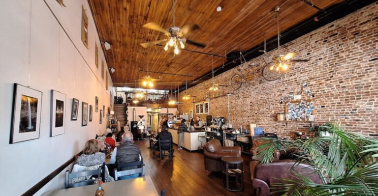 These Tennessee Waterfall Adventures Come With Great Food Stops Nearby