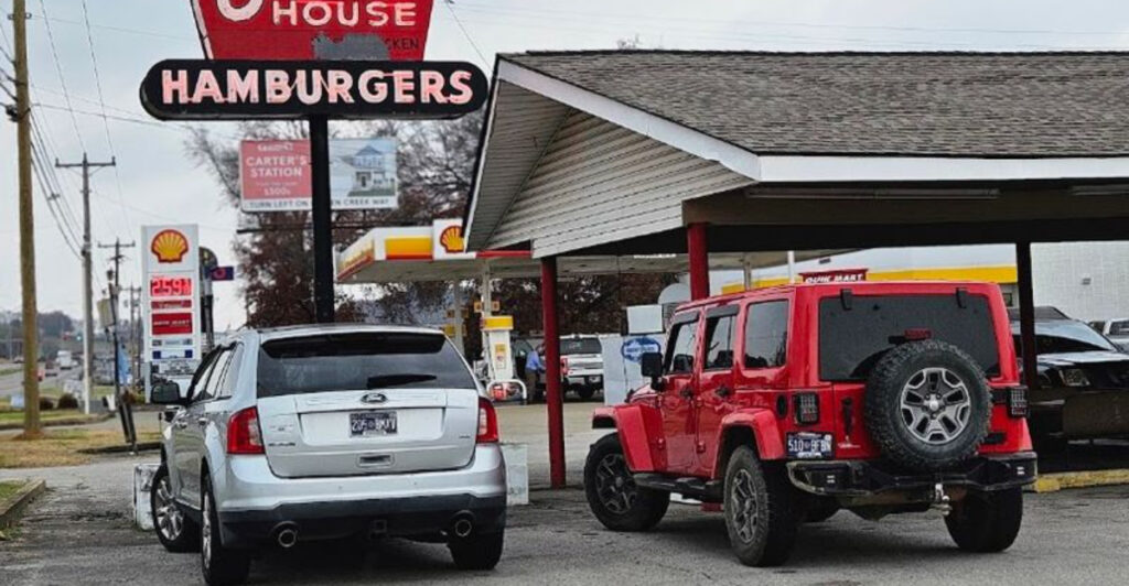 This Columbia Restaurant Serves Some Of Tennessee’s Best Double Cheeseburgers