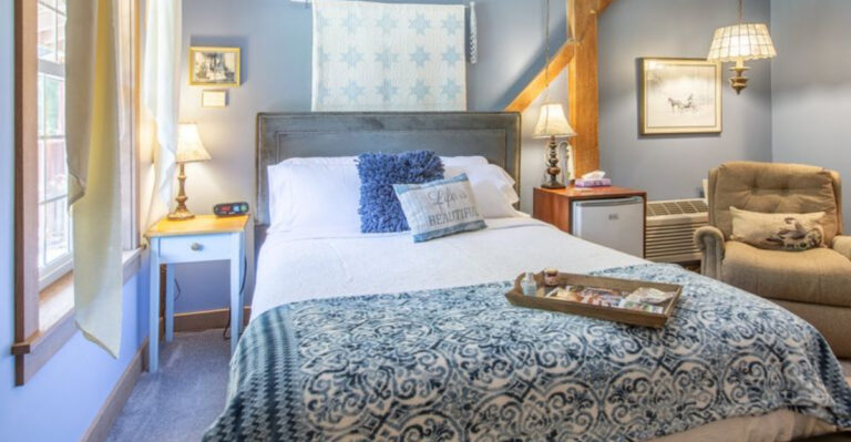 This Cozy Ohio Bed And Breakfast Is Filled With Warmth, Charm, And Quiet Beauty