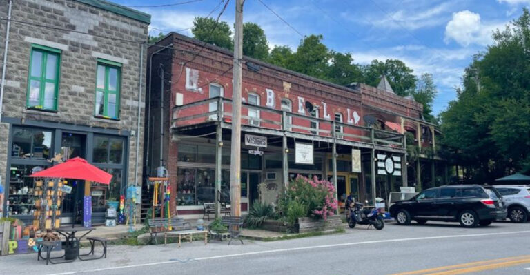 This Enchanting Small Town in Illinois Is One You’ve Probably Never Heard Of