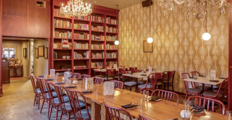 This Fascinating Restaurant In Ohio Is Known For Creative Drinks From Books, And It’s Not Just Bookworms Who Are Obsessed