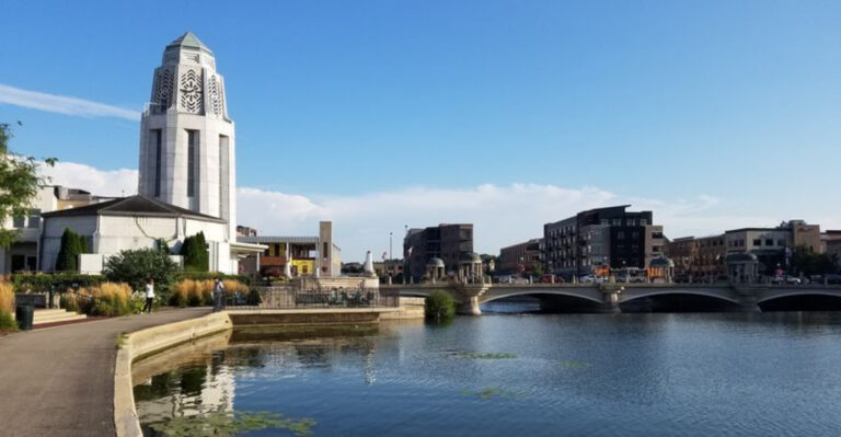 This Hidden-Gem Illinois City Deserves a Spot on Your Travel List