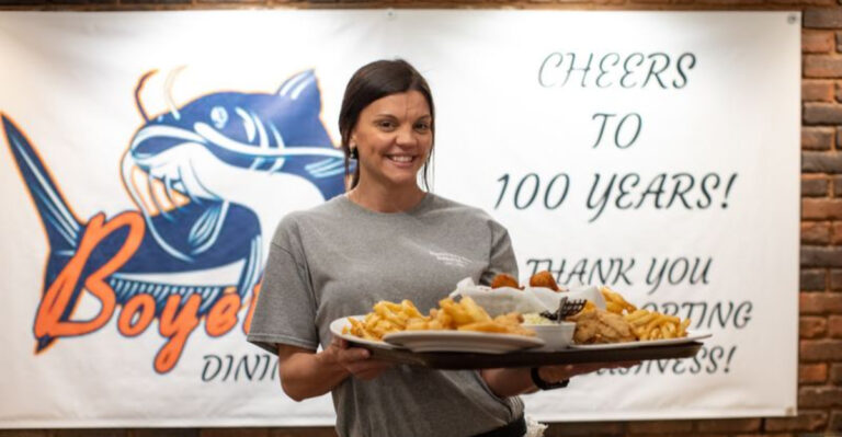 This Hidden Tennessee Gem Near Reelfoot Lake Is Famous For All-You-Can-Eat Catfish