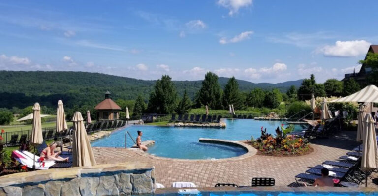 This Luxurious New Jersey Spa Is an Adults-Only Haven in the Mountains