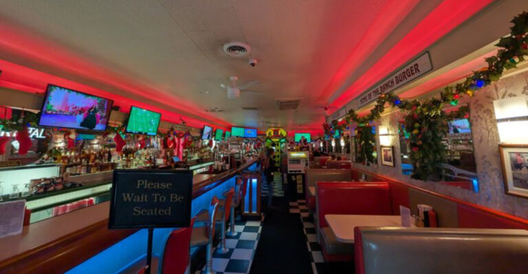 This Michigan Restaurant Still Serves The Rare Depression-Era Fried Dish Known As Chicken In The Rough