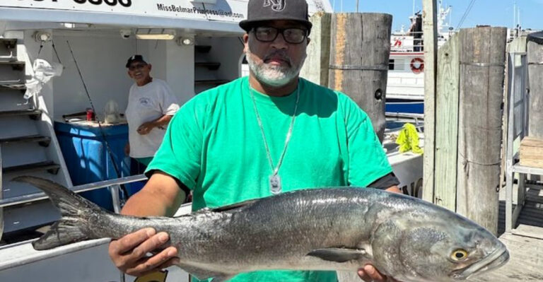 This New Jersey Boat Makes Deep-Sea Fishing Easy Even for Beginners
