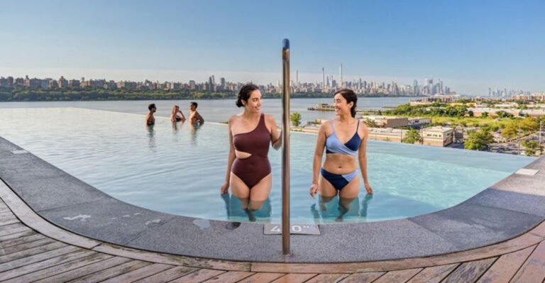 This New Jersey Spa Has a Rooftop Infinity Pool With Jaw-Dropping Skyline Views