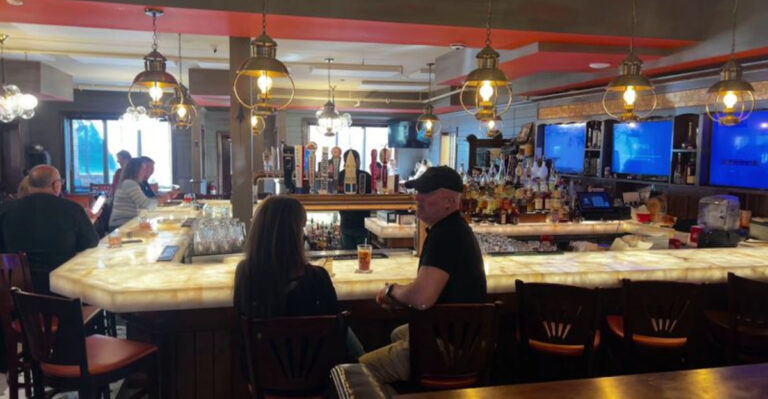 This New Jersey Tavern Was Built for Dinner, Drinks, and Staying Awhile