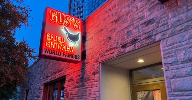 This Obscure Texas Hole-In-The-Wall Serves Perfectly Crispy Pressure-Fried Chicken