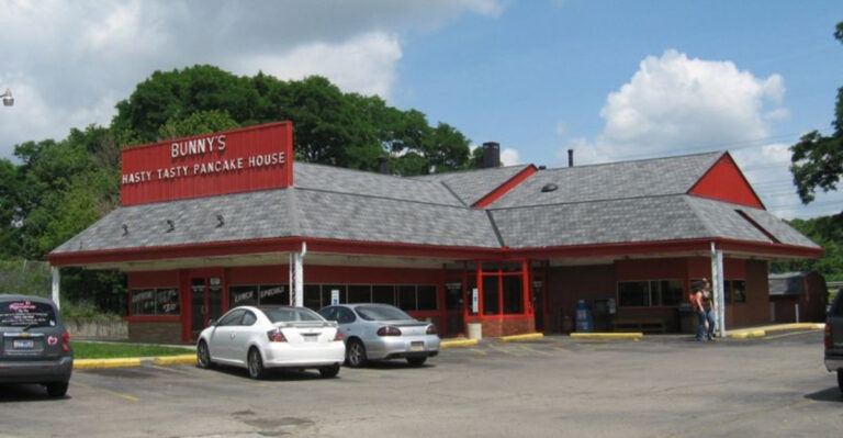 This Ohio Breakfast Café Turns Pancakes And Coffee Into A Breakfast Worth Planning