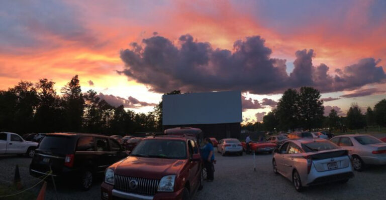 This Ohio Drive-In Revives The Kind Of Summer Nights People Miss