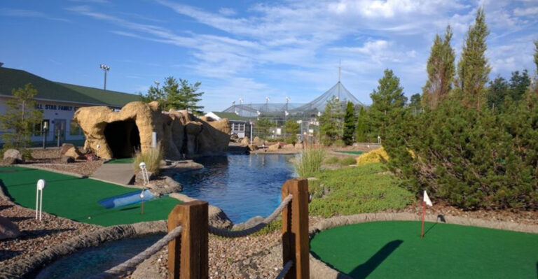This Ohio Mini Golf Spot Turns A Casual Night Out Into A Summer Adventure